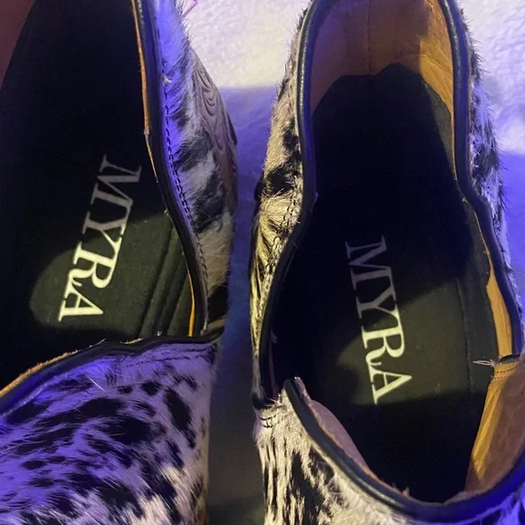 Cowhide Western Ankle Boots - Picture 8 of 8